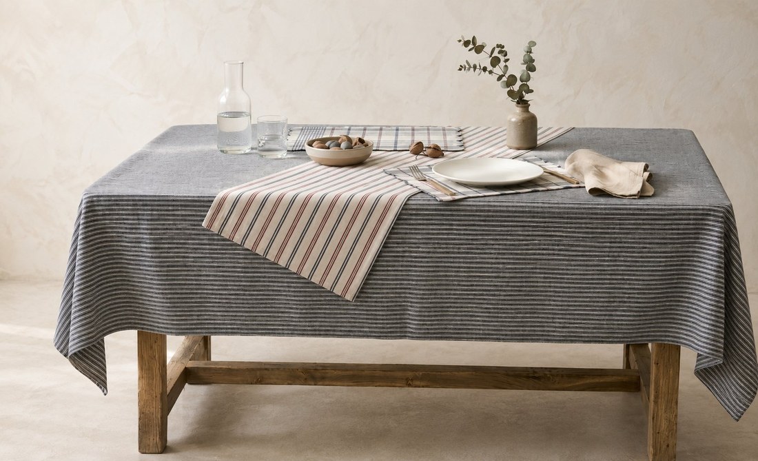 Striped table linen setting